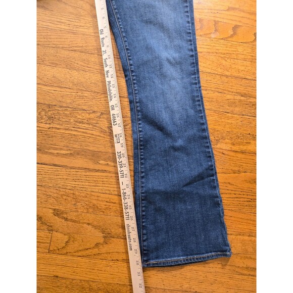Levi's Women's Slight Curve Classic Rise Boot Cut Medium Wash Jeans Size 10M/30 - Picture 7 of 7